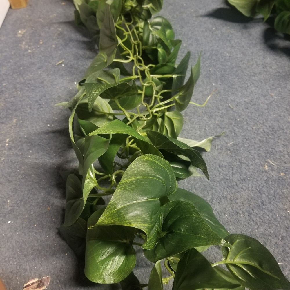 9 3ft Chain Foliage Garland